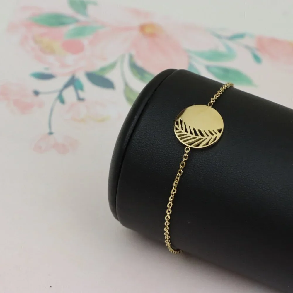 Yellow Gold Bracelet with Leaf Cutout Charm, Adjustable Size, XPBL0623